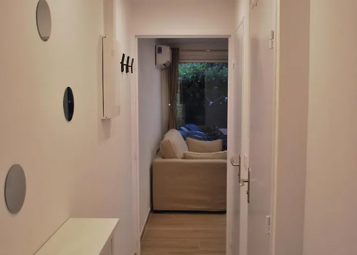 Apartment Santa Lucia - Appt Confort Clim & Loggia 2 Mn Saint-Raphael (Var)