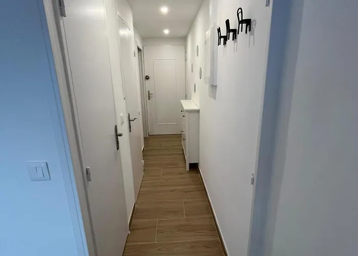 Apartment Santa Lucia - Appt Confort Clim & Loggia 2 Mn Saint-Raphael (Var)