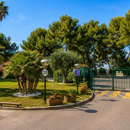 T2 Terrasse Jardin Proche Port Santa Lucia * Saint-Raphaël